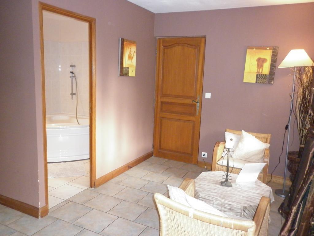 Hotel La Chartreuse Poilly-sur-Tholon Zimmer foto