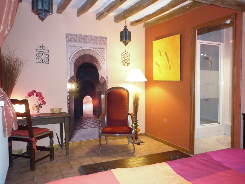Hotel La Chartreuse Poilly-sur-Tholon Zimmer foto