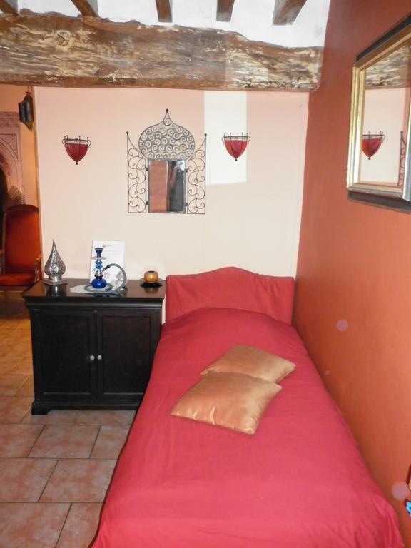Hotel La Chartreuse Poilly-sur-Tholon Zimmer foto