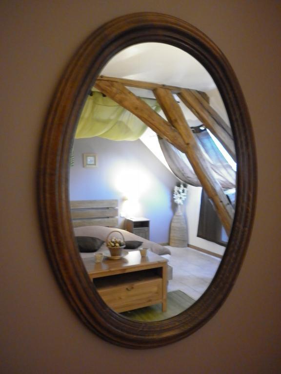 Hotel La Chartreuse Poilly-sur-Tholon Zimmer foto
