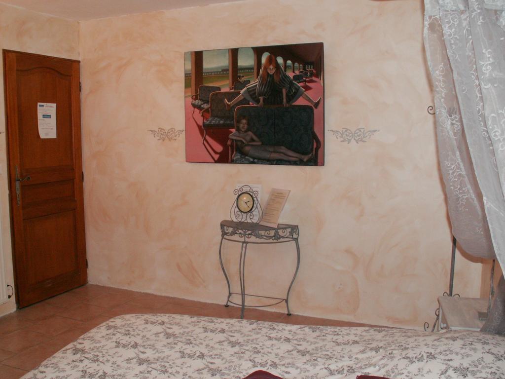 Hotel La Chartreuse Poilly-sur-Tholon Zimmer foto