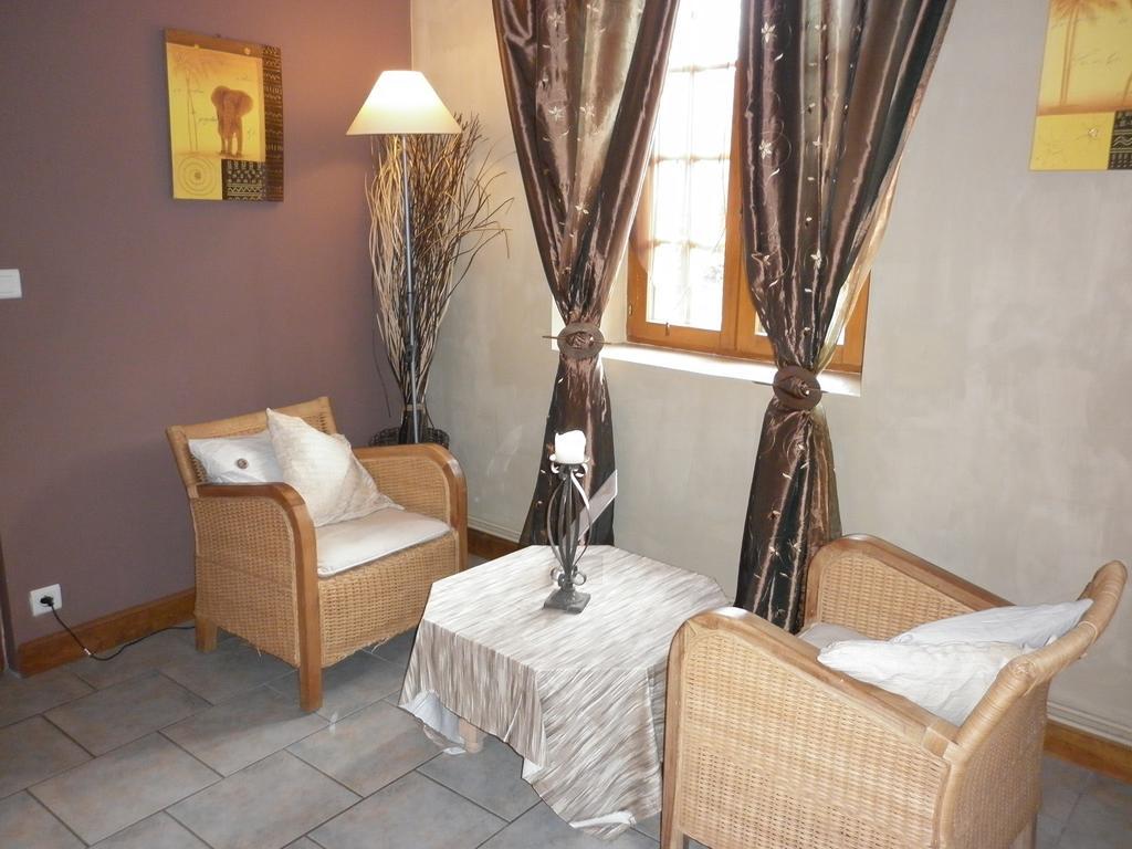 Hotel La Chartreuse Poilly-sur-Tholon Zimmer foto